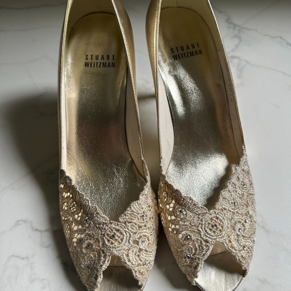 Stuart Weitzman Women's Chantelle Peep-Toe Pump Size 7.5M- Used